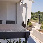 Mare Apartment *