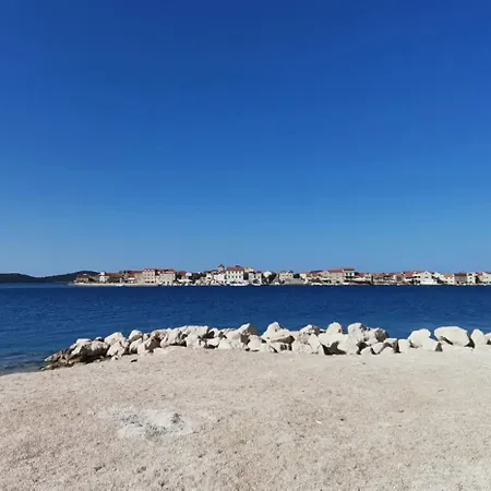 Mare * Brodarica (Sibenik-Knin)